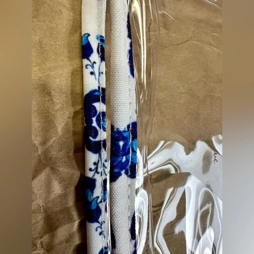 New Dolce & Gabbana Clear Tote with Blue Floral Trim and White Pouch - Picture 11 of 16